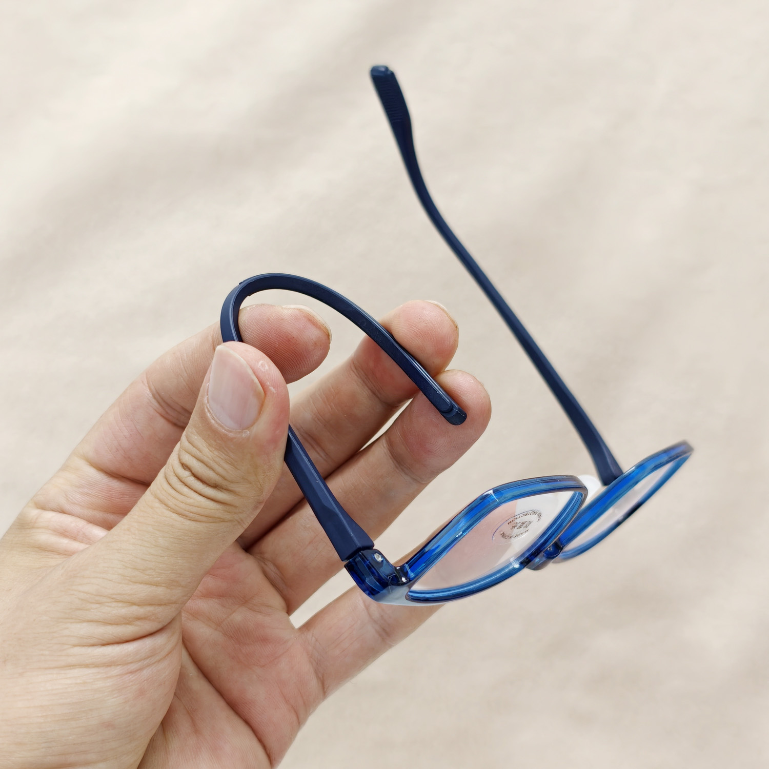 แว่นตาป้องกันแสงสีฟ้าสำหรับเด็ - Gaming Glasses Blue Light บทวิจารณ์และราคา